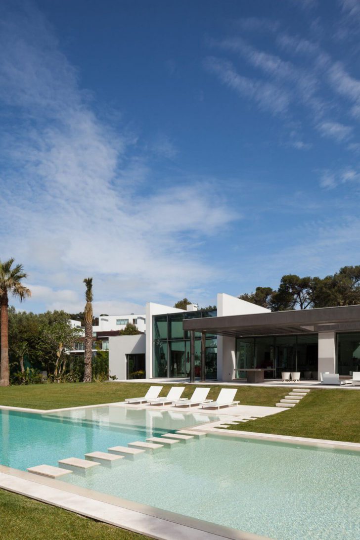 006-rumah-cascais-fra-ment-os-1050x1575