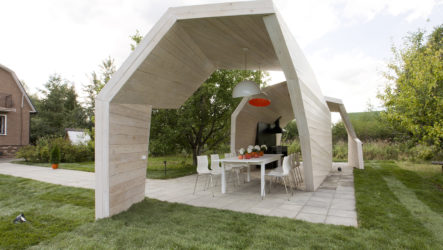 Gazebo kayu buat sendiri untuk kotej musim panas