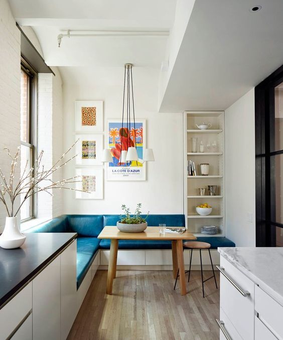 lederen meubels in het interieur van de keuken