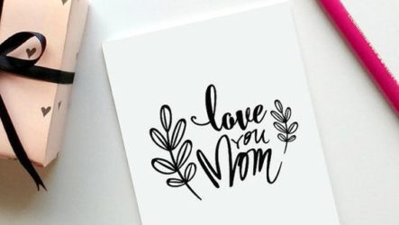 Kami mencipta poskad eksklusif untuk ibu dengan tangan kami sendiri
